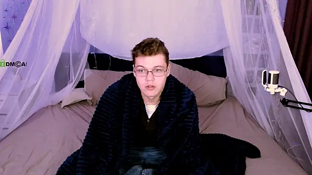 Snapshot of lucas_long_ chatting on October 2, 2025, 12:52 pm lucas long  online show from October 2, 2025, 12:52 pm