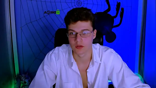 Snapshot of lucas_long_ chatting on October 23, 2025, 6:50 pm lucas long  online show from October 23, 2025, 6:50 pm