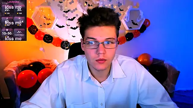 Snapshot of lucas_long_ chatting on October 26, 2025, 9:31 am lucas long  online show from October 26, 2025, 9:31 am