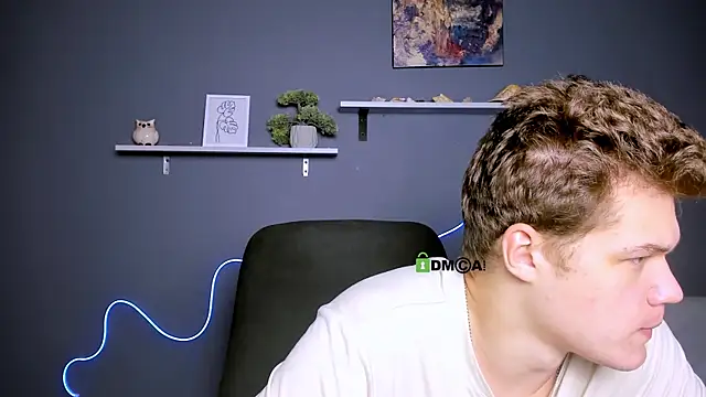 Snapshot of lucas_long_ chatting on September 25, 2025, 12:55 pm lucas long  online show from September 25, 2025, 12:55 pm