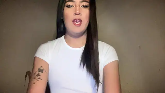 fallon empress143 online show from October 5, 2025, 4:47 am