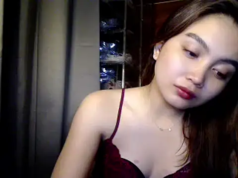 ladymiaxx online show from September 15, 2025, 4:29 pm