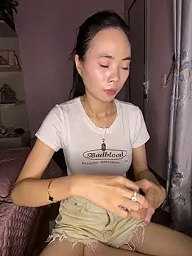 Snapshot of Dau-Tayy chatting on October 18, 2025, 4:20 pm Dau-Tayy online show from October 18, 2025, 4:20 pm