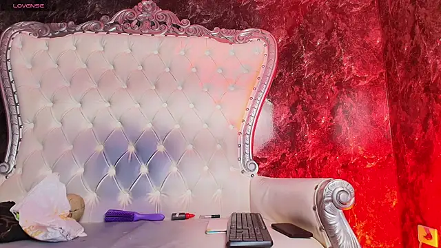 MirandaSould online show from November 26, 2025, 1:55 pm