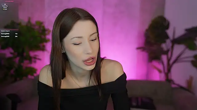 Selena Glow online show from April 2, 2026, 6:14 pm