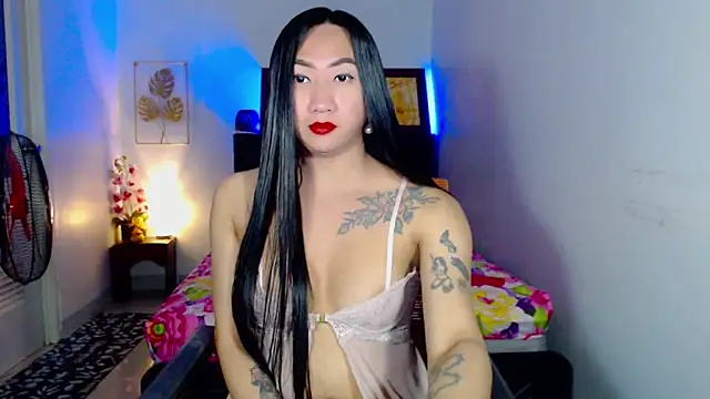 LovelyQueen69 online show from February 6, 2026, 5:42 pm