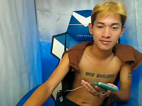 riks tyler online show from November 26, 2025, 2:39 pm