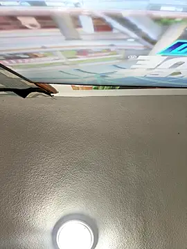 aavrdvh33 online show from October 6, 2025, 9:37 pm