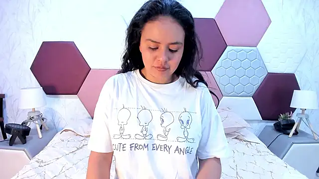 Snapshot of ArielleWilde chatting on October 2, 2025, 4:49 am ArielleWilde online show from October 2, 2025, 4:49 am