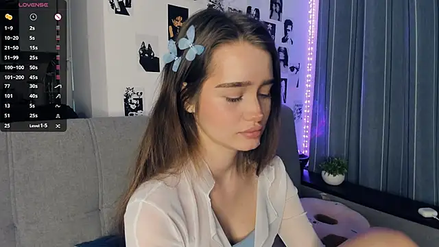 Snapshot of lovelyalivia chatting on November 10, 2025, 9:14 am lovelyalivia online show from November 10, 2025, 9:14 am