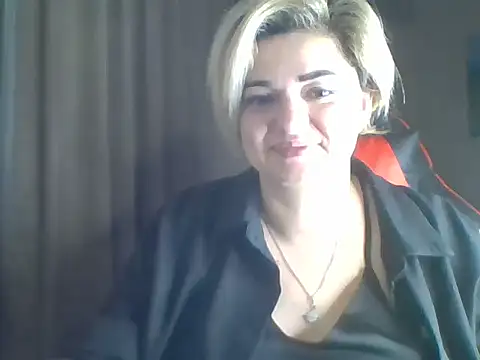 Snapshot of Wymini chatting on September 25, 2025, 8:48 pm Wymini online show from September 25, 2025, 8:48 pm