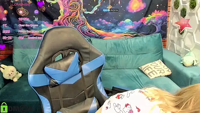 Snapshot of Olisa_fox chatting on October 15, 2025, 7:33 pm Olisa fox online show from October 15, 2025, 7:33 pm