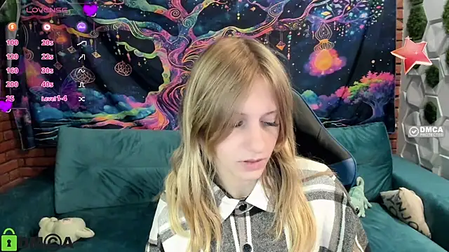 Snapshot of Olisa_fox chatting on October 22, 2025, 8:08 pm Olisa fox online show from October 22, 2025, 8:08 pm