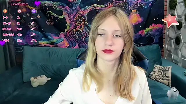 Snapshot of Olisa_fox chatting on October 24, 2025, 8:08 pm Olisa fox online show from October 24, 2025, 8:08 pm