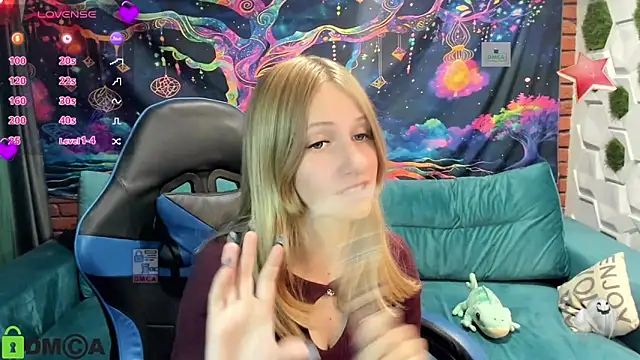 Snapshot of Olisa_fox chatting on September 28, 2025, 7:32 pm Olisa fox online show from September 28, 2025, 7:32 pm