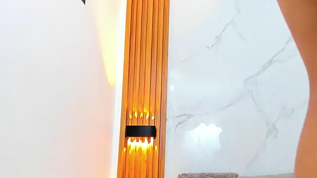 IsabellaMonet online show from November 24, 2025, 11:21 am