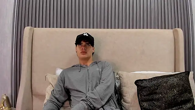 Snapshot of BenitoSaenz chatting on October 12, 2025, 3:41 am BenitoSaenz online show from October 12, 2025, 3:41 am