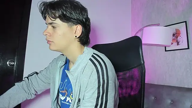 Snapshot of BenitoSaenz chatting on October 7, 2025, 11:55 am BenitoSaenz online show from October 7, 2025, 11:55 am