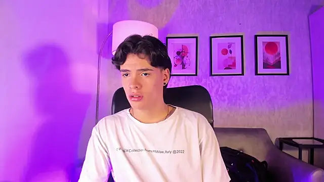 Snapshot of BenitoSaenz chatting on October 1, 2025, 12:42 pm BenitoSaenz online show from October 1, 2025, 12:42 pm