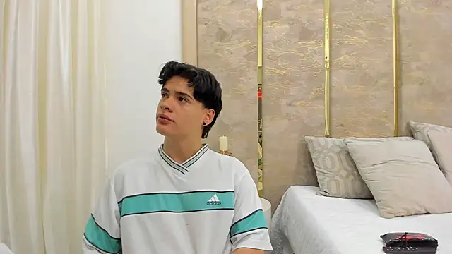 Snapshot of BenitoSaenz chatting on October 8, 2025, 11:56 am BenitoSaenz online show from October 8, 2025, 11:56 am