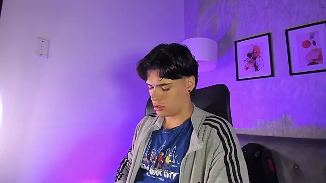 Snapshot of BenitoSaenz chatting on September 23, 2025, 12:01 pm BenitoSaenz online show from September 23, 2025, 12:01 pm