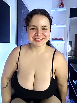 SeleneLuminari8 online show from April 13, 2026, 3:49 pm