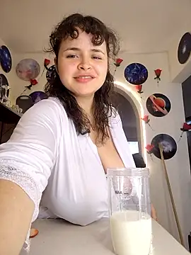 SeleneLuminari8 online show from January 13, 2026, 4:11 pm