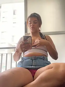 Snapshot of Kaily_Sweet16 chatting on October 18, 2025, 5:04 pm Kaily Sweet16 online show from October 18, 2025, 5:04 pm