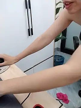 Mina luna online show from September 28, 2025, 10:17 pm