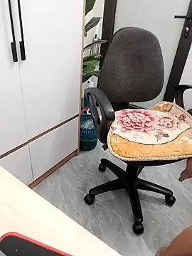 Mina luna online show from September 13, 2025, 10:48 am