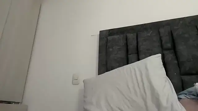 Snapshot of Sophia_copper chatting on October 18, 2025, 3:41 am Sophia copper online show from October 18, 2025, 3:41 am