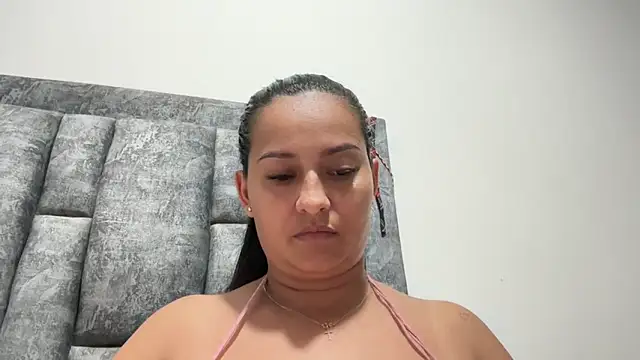 Sophia copper online show from September 10, 2025, 3:05 am