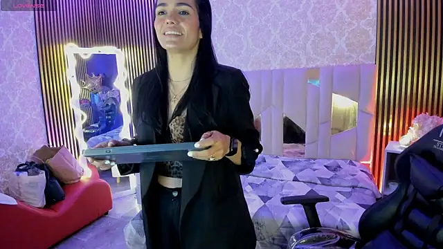 Snapshot of Rosalind_tay chatting on October 14, 2025, 12:17 pm Rosalind tay online show from October 14, 2025, 12:17 pm