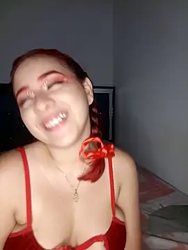 Snapshot of Chloe_Sky_love chatting on October 4, 2025, 4:58 am Chloe Sky love online show from October 4, 2025, 4:58 am