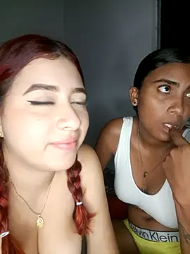 Snapshot of Chloe_Sky_love chatting on October 30, 2025, 5:39 am Chloe Sky love online show from October 30, 2025, 5:39 am