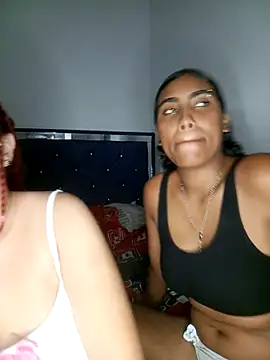 Snapshot of Chloe_Sky_love chatting on October 16, 2025, 5:16 am Chloe Sky love online show from October 16, 2025, 5:16 am