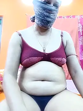 Hotpuja25 online show from September 27, 2025, 4:40 am