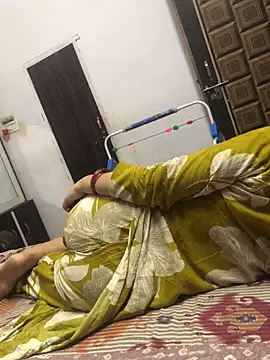 Snapshot of DesiDuoX chatting on October 6, 2025, 1:51 am DesiDuoX online show from October 6, 2025, 1:51 am