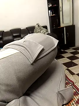 Snapshot of DesiDuoX chatting on October 4, 2025, 6:04 am DesiDuoX online show from October 4, 2025, 6:04 am