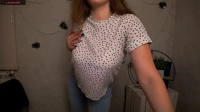 Snapshot of AmandaDimond_ chatting on February 14, 2026, 1:11 pm AmandaDimond online show from February 14, 2026, 1:11 pm