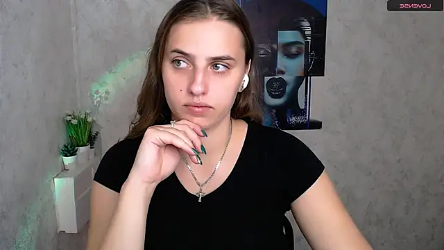 AmandaDimond  online show from September 22, 2025, 8:31 am