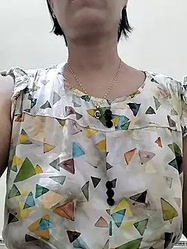 love sexy090 online show from May 12, 2026, 11:55 pm