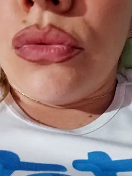 Snapshot of cameron_06 chatting on February 6, 2026, 12:06 am cameron 06 online show from February 6, 2026, 12:06 am