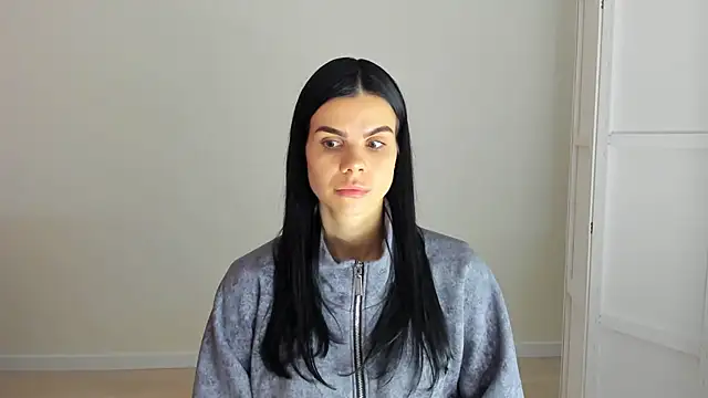 Amelisweett online show from October 9, 2025, 7:42 am