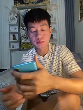 Snapshot of xshyboyx chatting on October 2, 2025, 12:08 pm xshyboyx online show from October 2, 2025, 12:08 pm