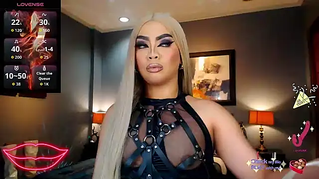 Snapshot of FridaHumphrey chatting on October 25, 2025, 6:08 pm FridaHumphrey online show from October 25, 2025, 6:08 pm