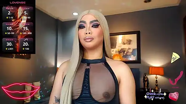 Snapshot of FridaHumphrey chatting on October 30, 2025, 5:54 pm FridaHumphrey online show from October 30, 2025, 5:54 pm