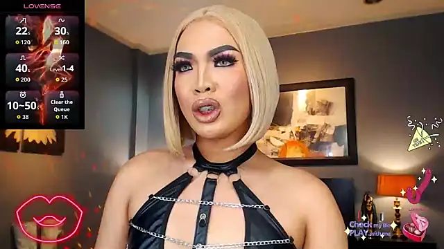 Snapshot of FridaHumphrey chatting on September 22, 2025, 5:08 pm FridaHumphrey online show from September 22, 2025, 5:08 pm