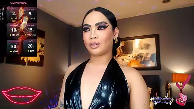 FridaHumphrey online show from April 7, 2026, 6:43 pm