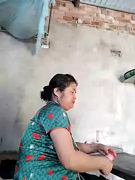 Snapshot of BigBoobs186 chatting on October 1, 2025, 12:27 am BigBoobs186 online show from October 1, 2025, 12:27 am